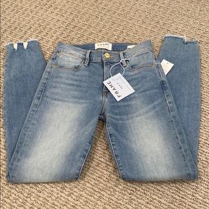 NWT Frame Le High Skinny Raw Edge Sand Dollar sz24